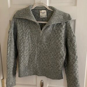 Abercrombie & Fitch Heather Gray Knit Pullover